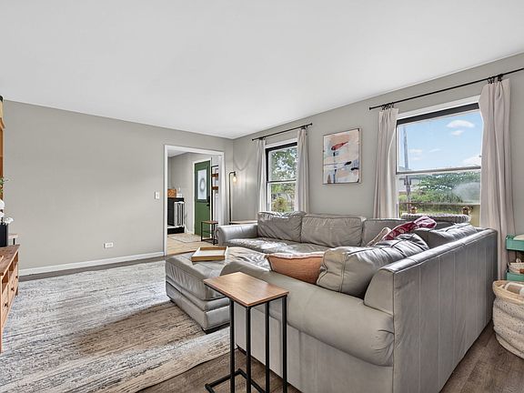4th image of 8061 W Hill Ave