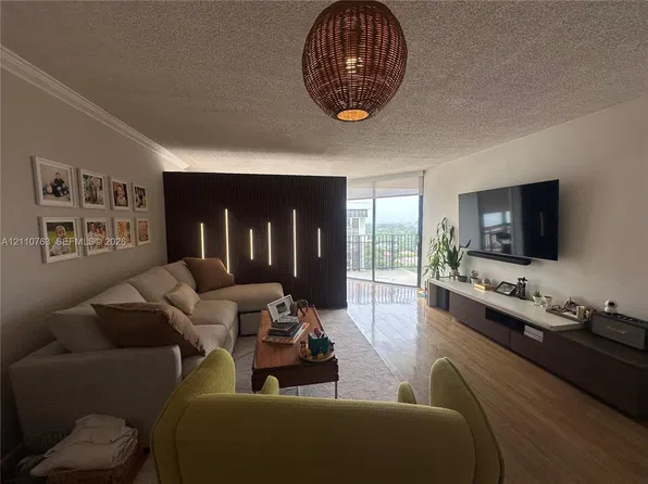 1901 Brickell Ave APT B1706, Miami, FL 33129