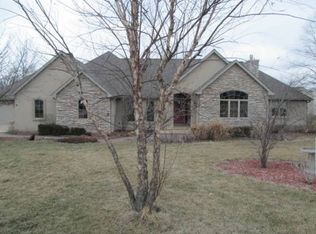 961 204th Pl, Pella, IA 50219