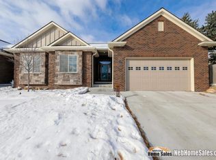 6309 Ashbrook Dr, Lincoln, NE 68516