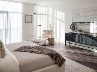 425 N Palm Dr #302, Beverly Hills, CA 90210