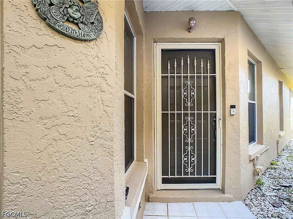 3 bed, 2.0 bath, 1550 sqft, $2,450 — Photo 2