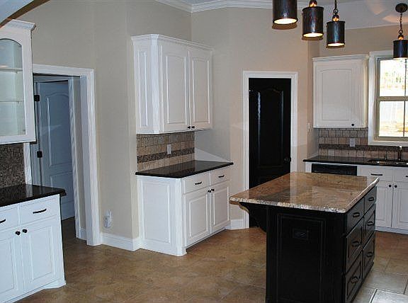 4th image of 414 Austin Oaks Cir