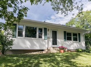 1228 20th St SW, Cedar Rapids, IA 52404