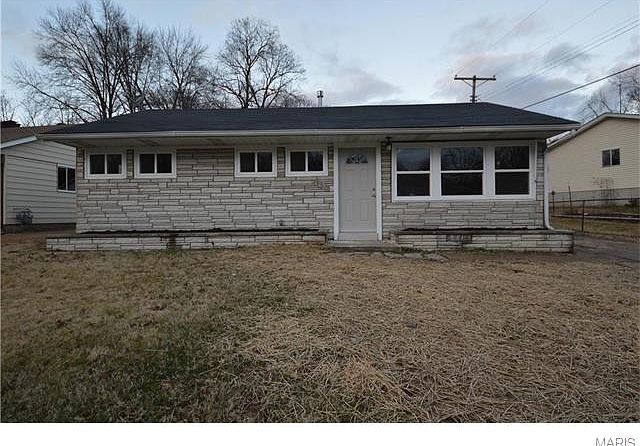1st image of 9962 Clearwater Dr