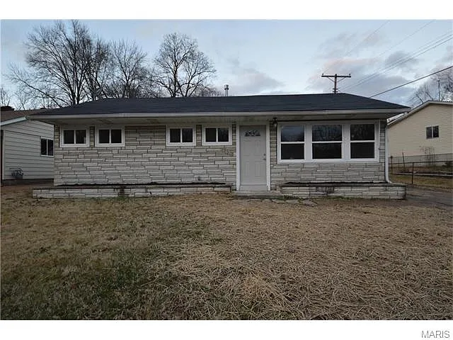 9962 Clearwater Dr photo 1