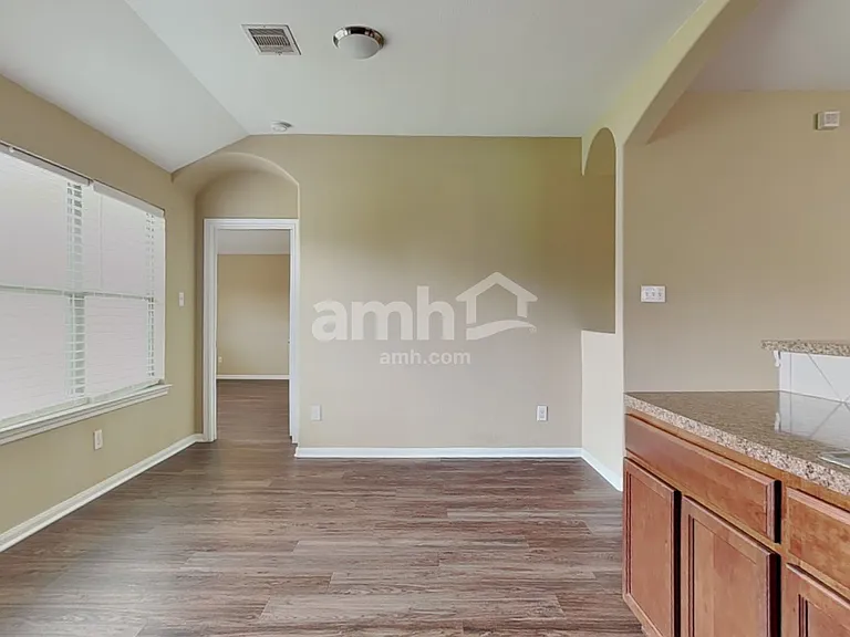 28606 Lockeridge Farms Dr — Photo 4