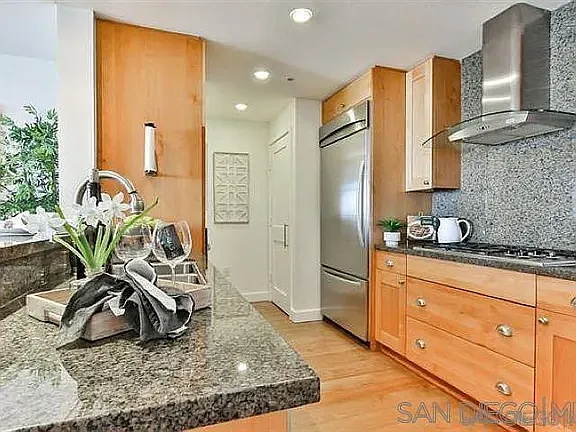 700 W East St #2702 — Photo 17