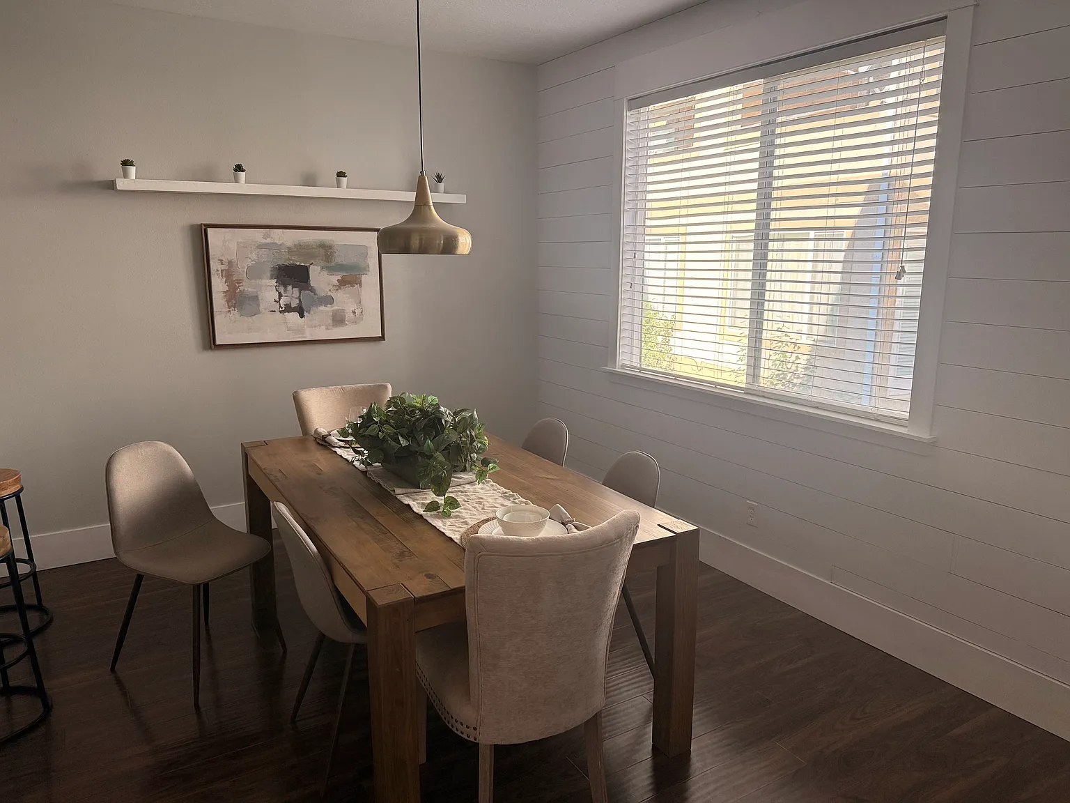 4 bed, 2520 sqft, $2,295 — Photo 4