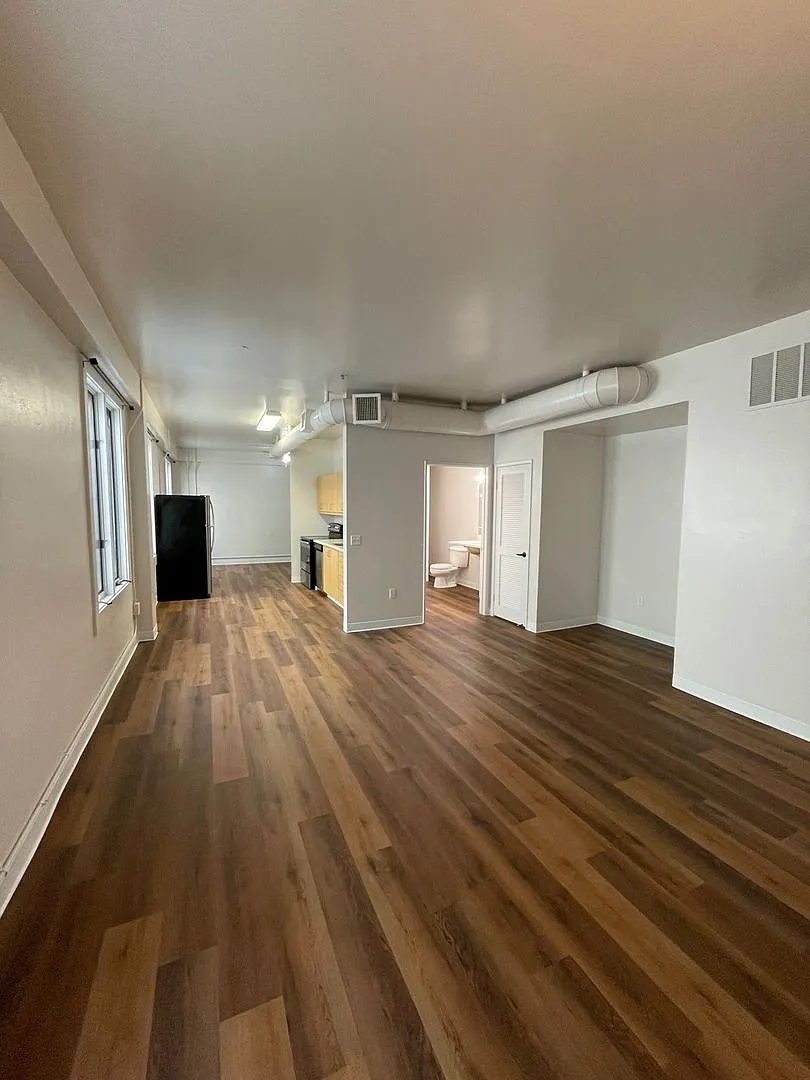Building Photo - 1041-1045 6th Ave
