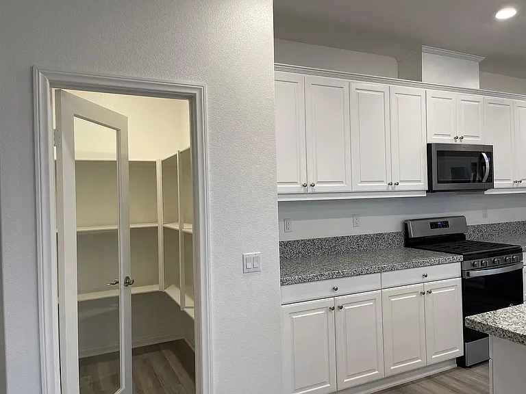 8277 Country Mile Ln — Photo 10