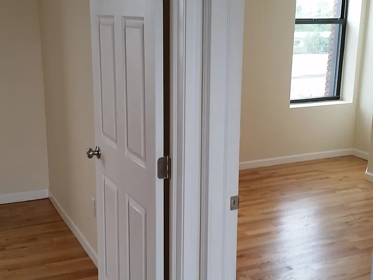 218 N Franklin St #203 — Photo 6