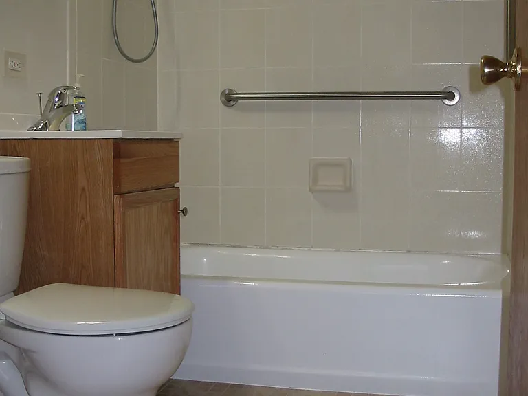 1105 College Ave — Photo 5