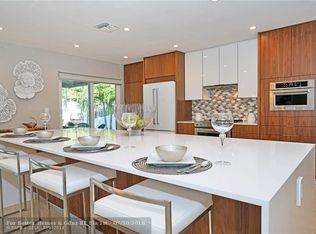2201 NE 17th Ter, Wilton Manors, FL 33305