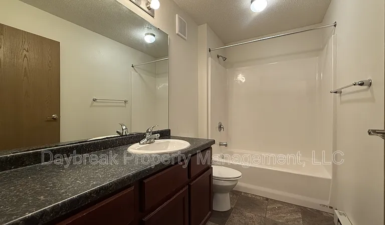 317 16th St S #4 — Photo 23
