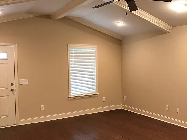 2418 Churchill Cir — Photo 2