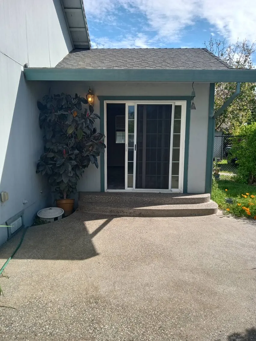 1 bed, 1000 sqft, $1,600 — Photo 2