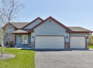 28749 Lakeside Trl, Lindstrom, MN 55045