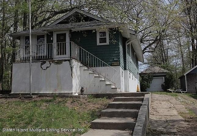 1st image of 170 Edgegrove Ave