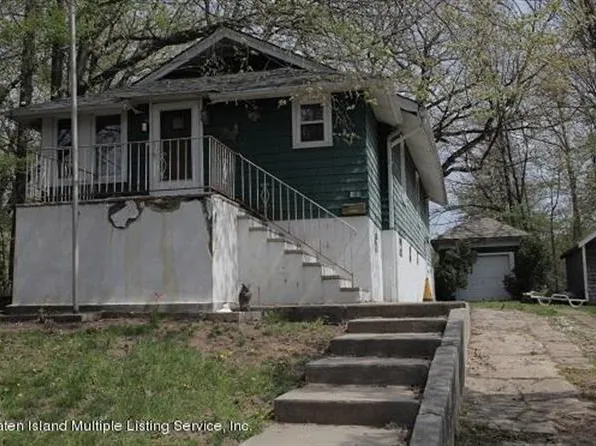 170 Edgegrove Ave, Staten Island, NY 10312