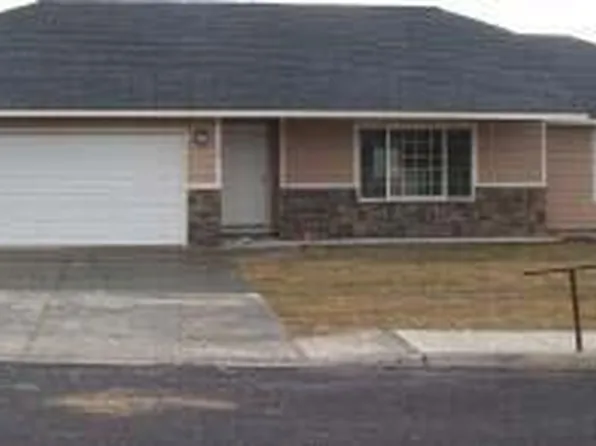 727 SE Cross Ln, Madras, OR 97741