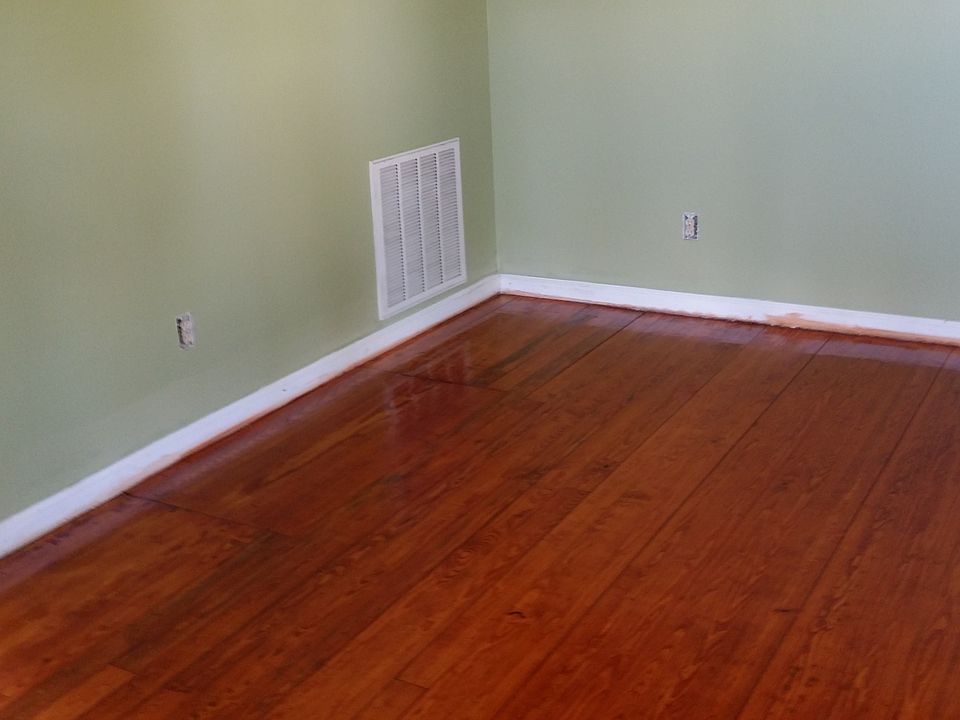 1st image of 108 Live Oak Dr