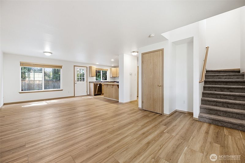4th image of 808 28th Avenue SE