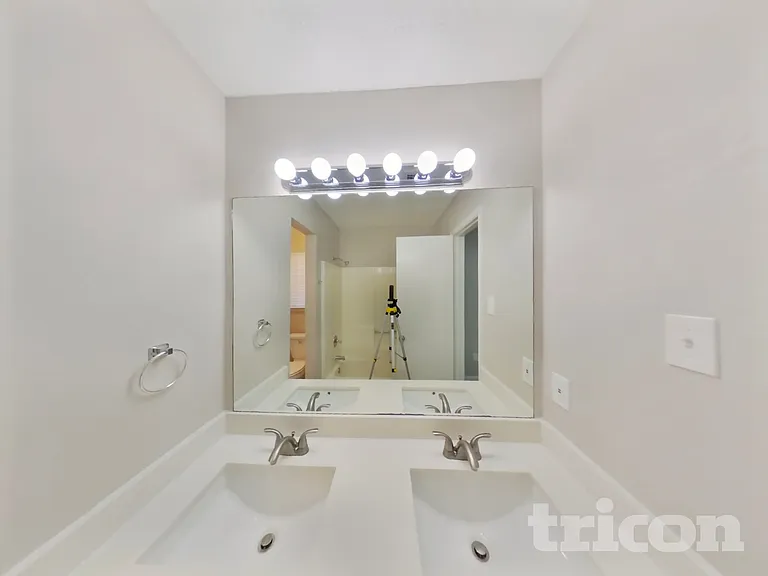 811 Young Dr — Photo 12