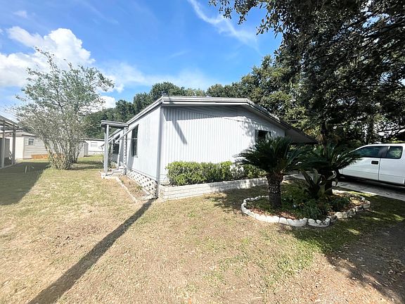 3rd image of 60 Rosewood Dr