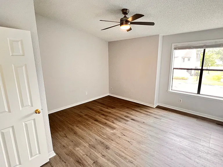 3043 Antique Oaks Cir #170 — Photo 25