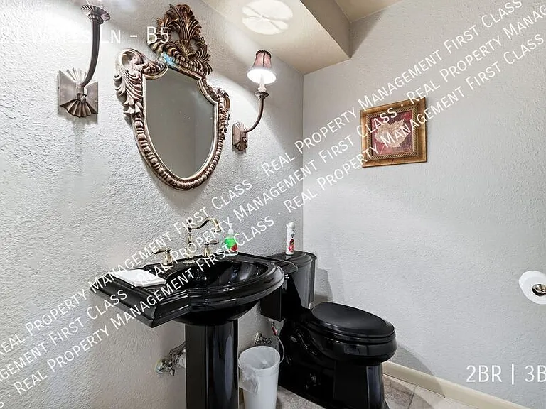 421 Watts Ln #B5 — Photo 12