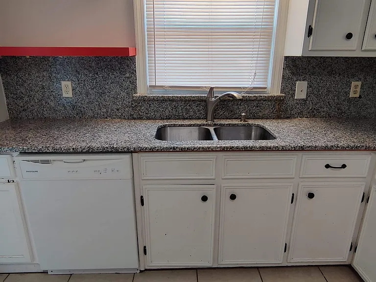 255 Buckhead Rd — Photo 2