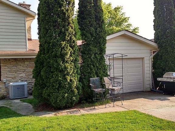4th image of 3044 W Briarwood Dr
