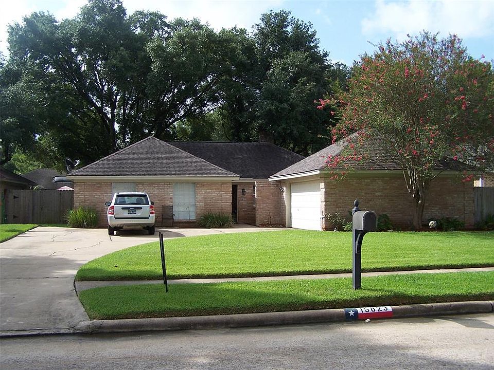 1st image of 15823 Boulder Oaks Dr