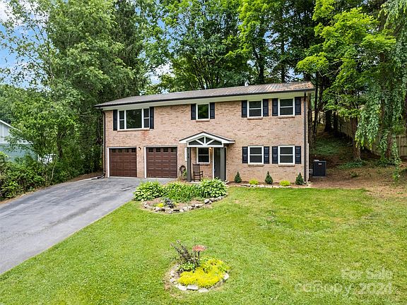 3rd image of 50 Mountain Laurel Ln
