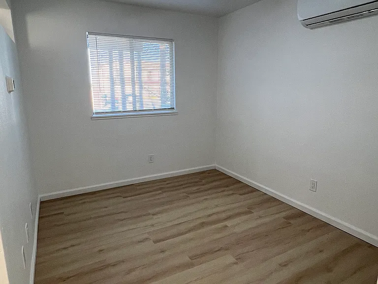 305 Warner St #A — Photo 5