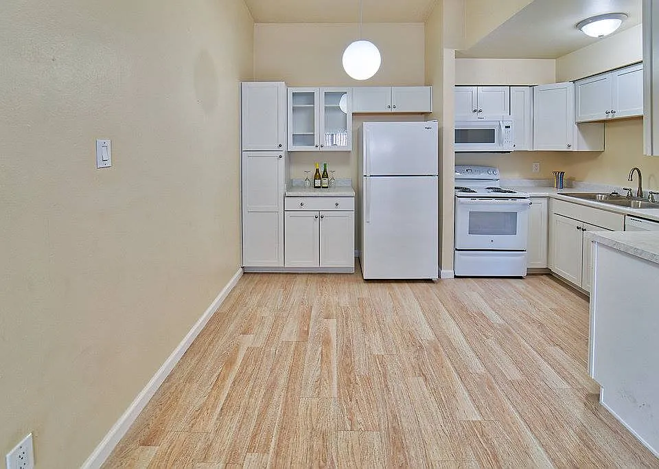 Quality 2 Bed / 1 Bath Apt w/ Private Yard - Great NE Community!