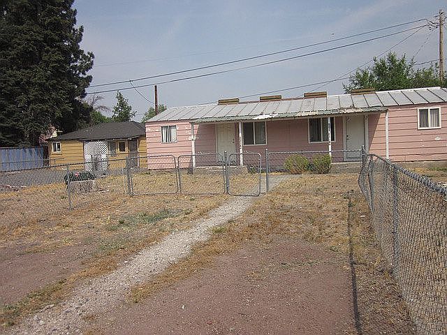 1st image of 219-221 S California St