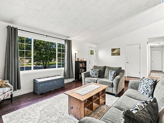 3rd image of 703 W 48th Ave