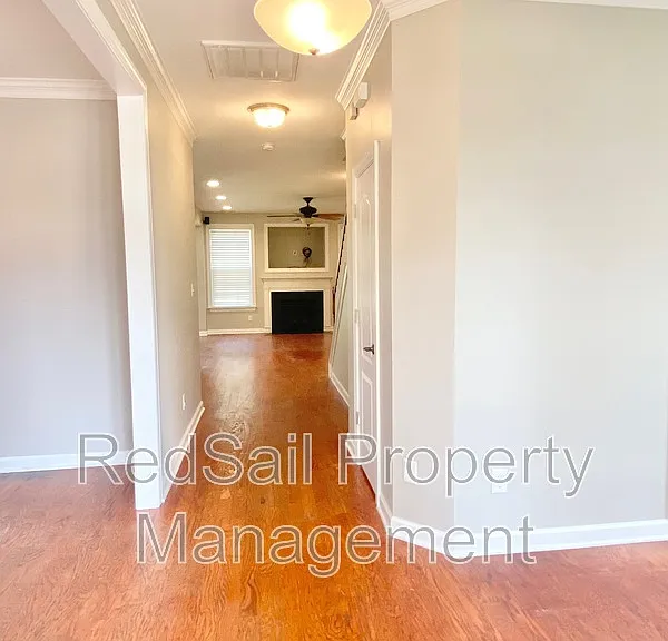 2225 Tuliptree Cir — Photo 3