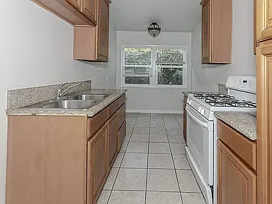 1 bed, 600 sqft, $1,900 — Photo 3