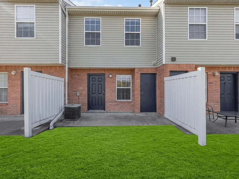 2 Emerald Way — Photo 22