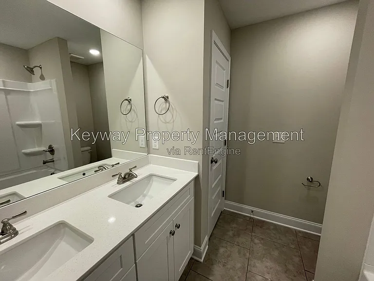 3239 Venetian Dr — Photo 16