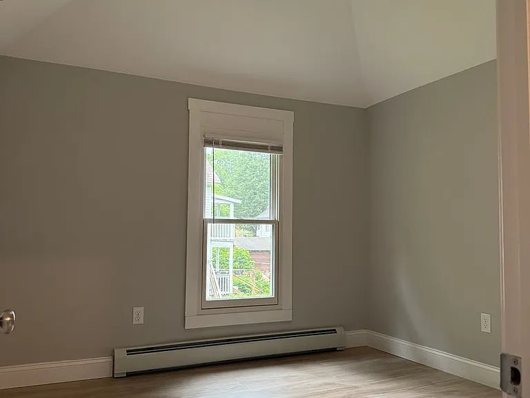 31 Marble Ave — Photo 7