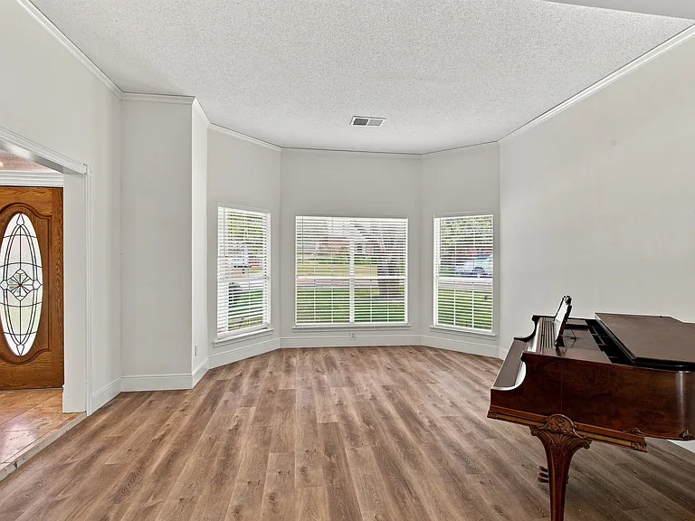 1205 Shannon Ln — Photo 13