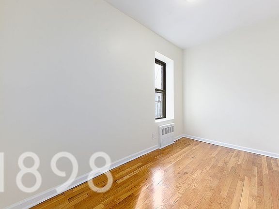 4th image of 260 Saint James Pl #1D