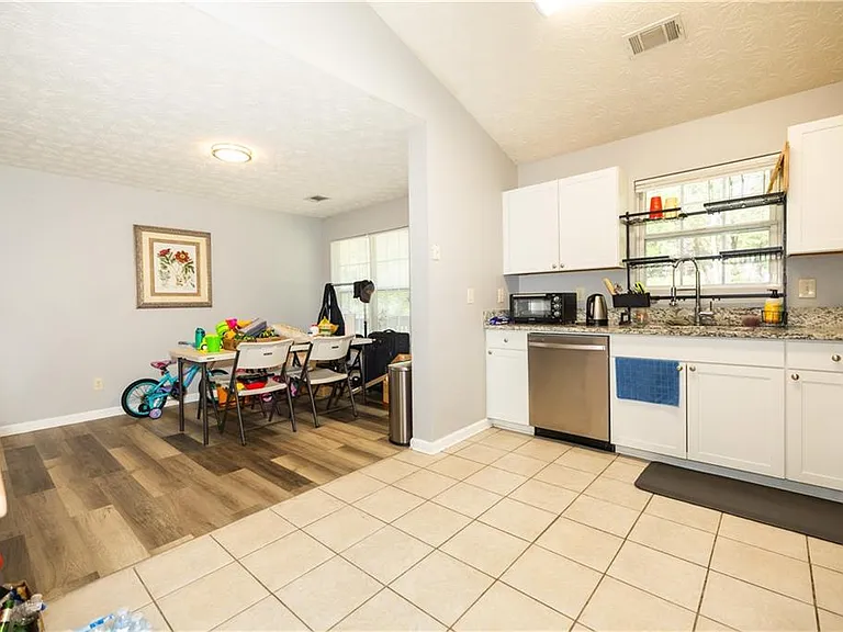 599 Rivulett Ct — Photo 8