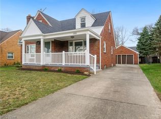 4012 Sunset Dr, Youngstown, OH 44512