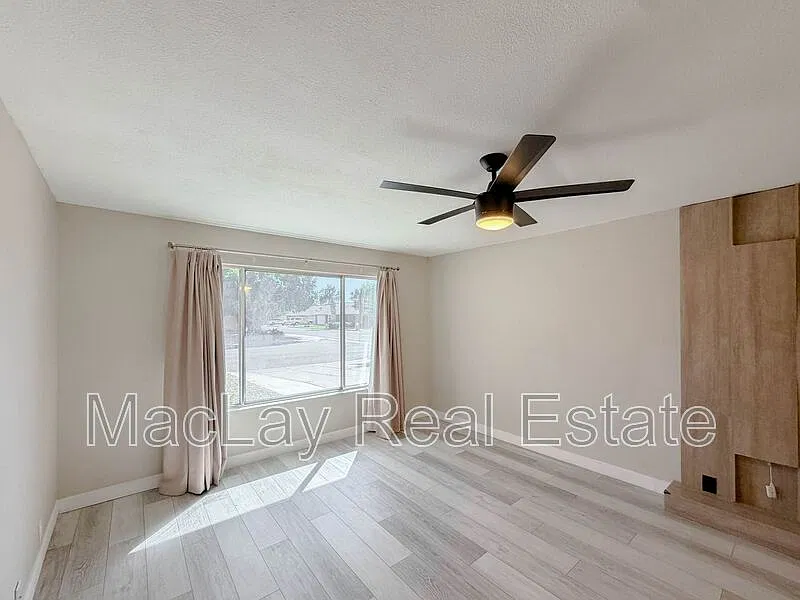 3 bed, 2.0 bath, 1936 sqft, $2,600 — Photo 3
