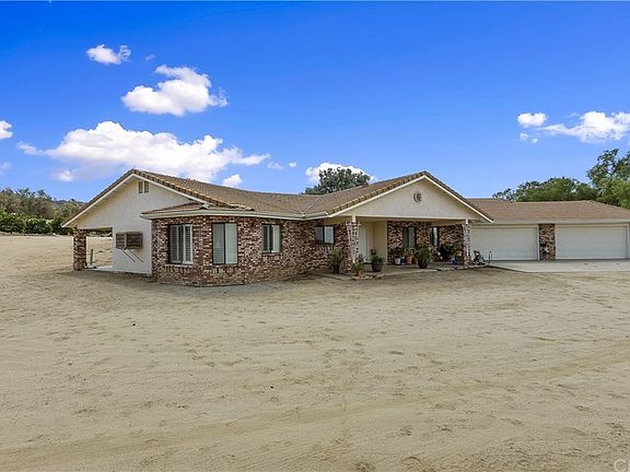 4th image of 29375 Blanik Ave